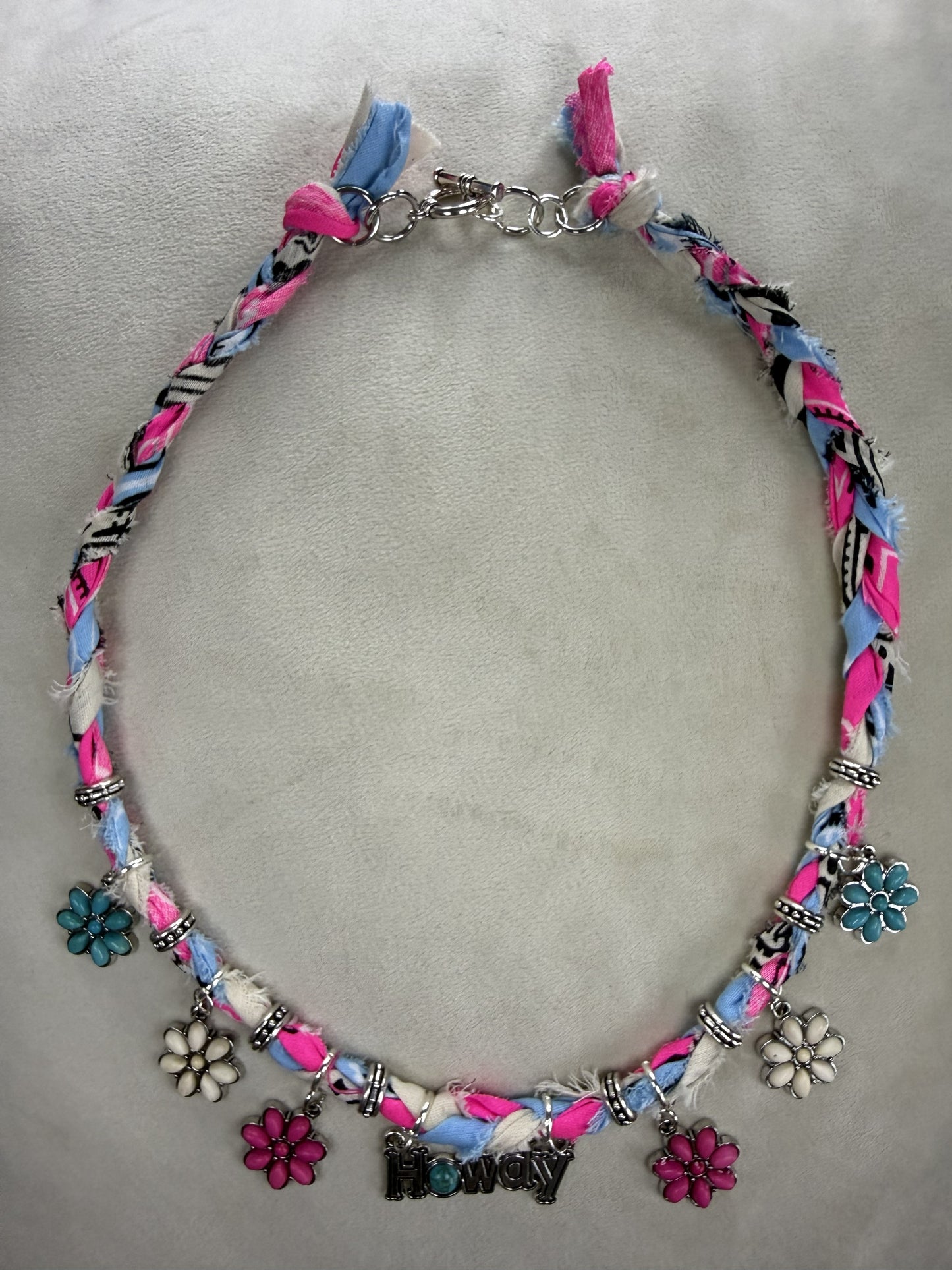 🌸 Howdy Bloom Bandana Necklace | Western Floral Charm Statement