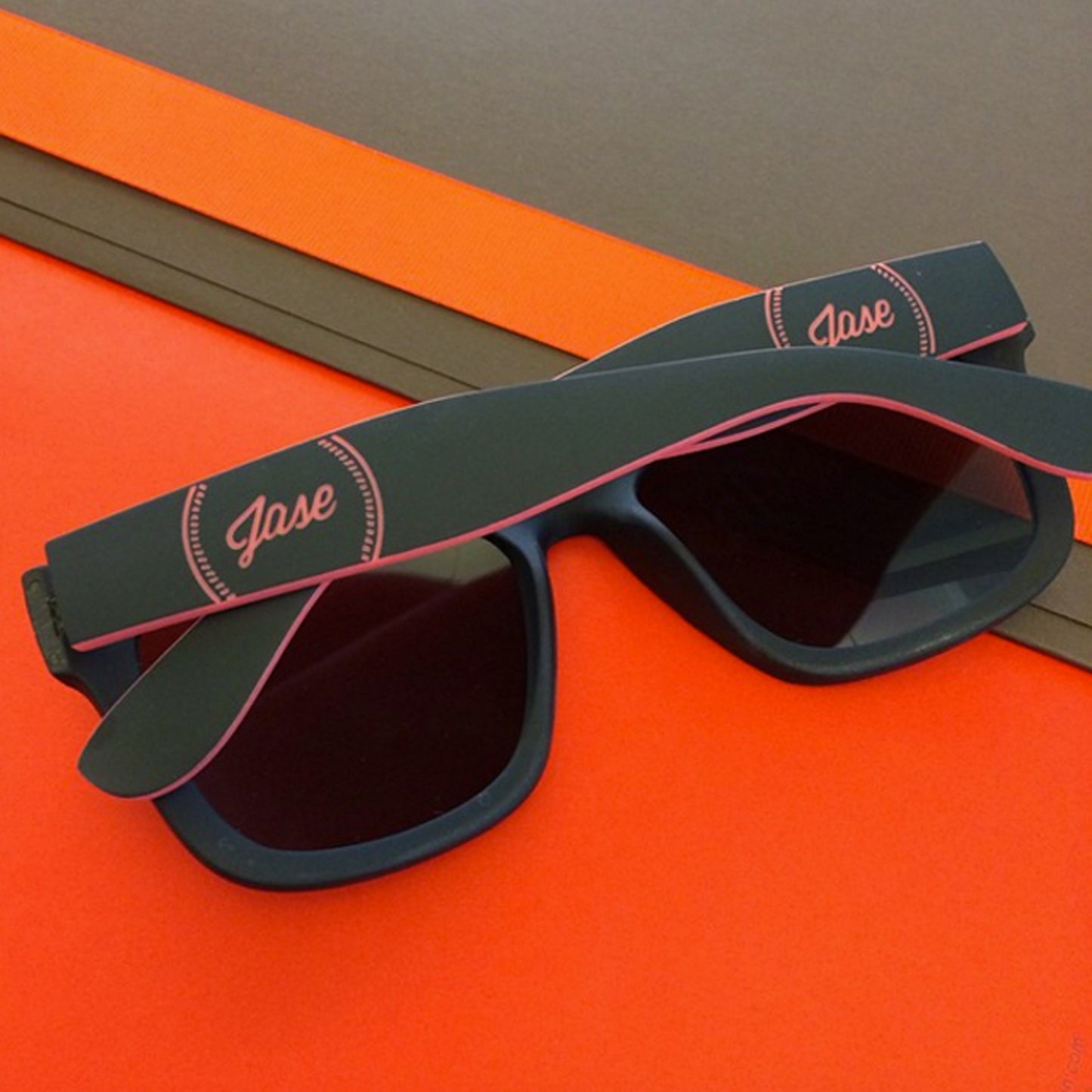 Jase New York Avery Sunglasses 💖🕶️ – Atomic Pink Logo | Polarized UV Protection