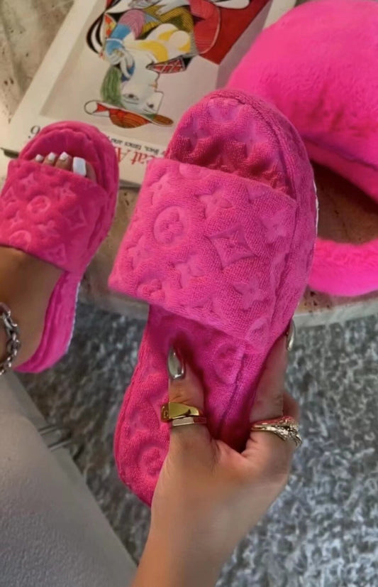🌸 Floral Plush Slides🌸