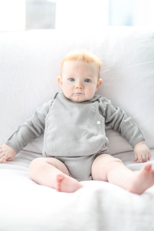 🌙 Gray Smart Kimono Bodysuit + Bib Set – Organic Cotton