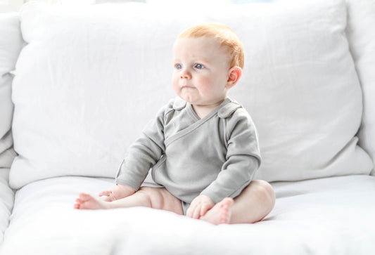 🌙 Gray Smart Kimono Bodysuit + Bib Set – Organic Cotton