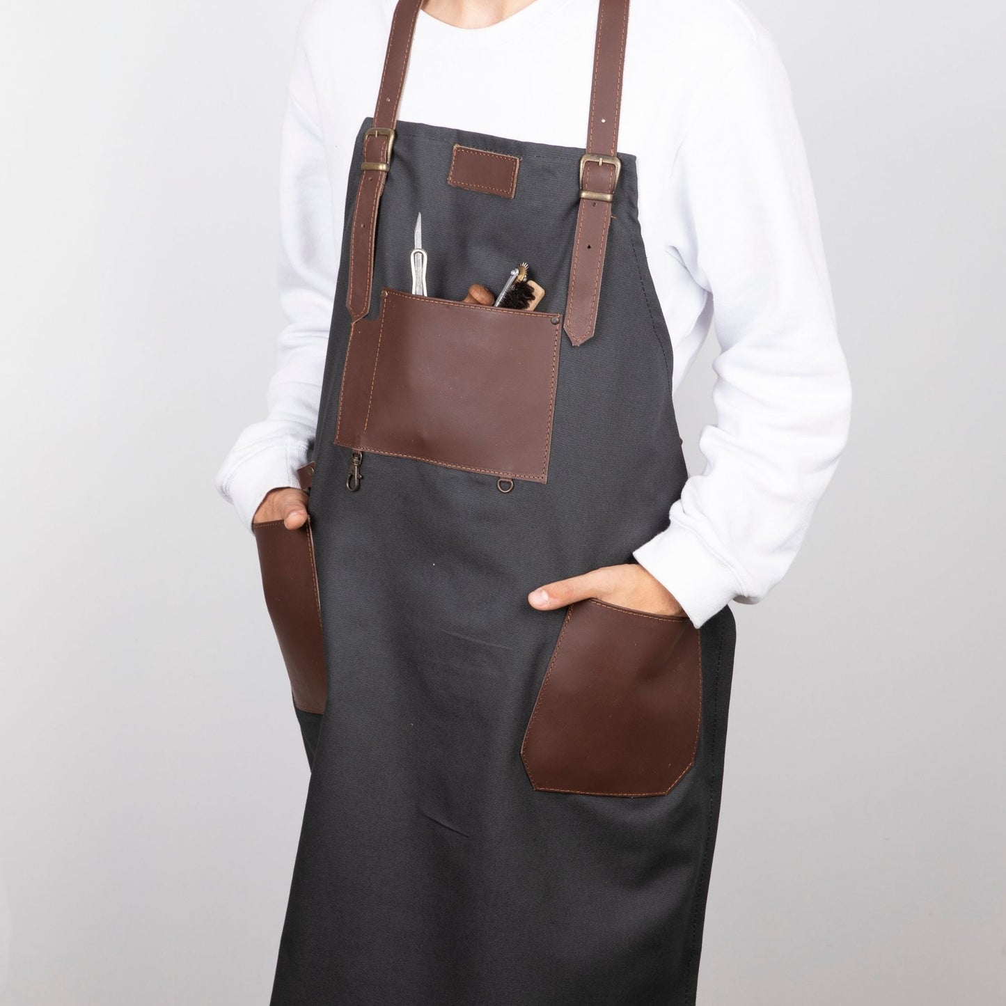 🧵 Saddle Strings Handmade Leather Work Apron