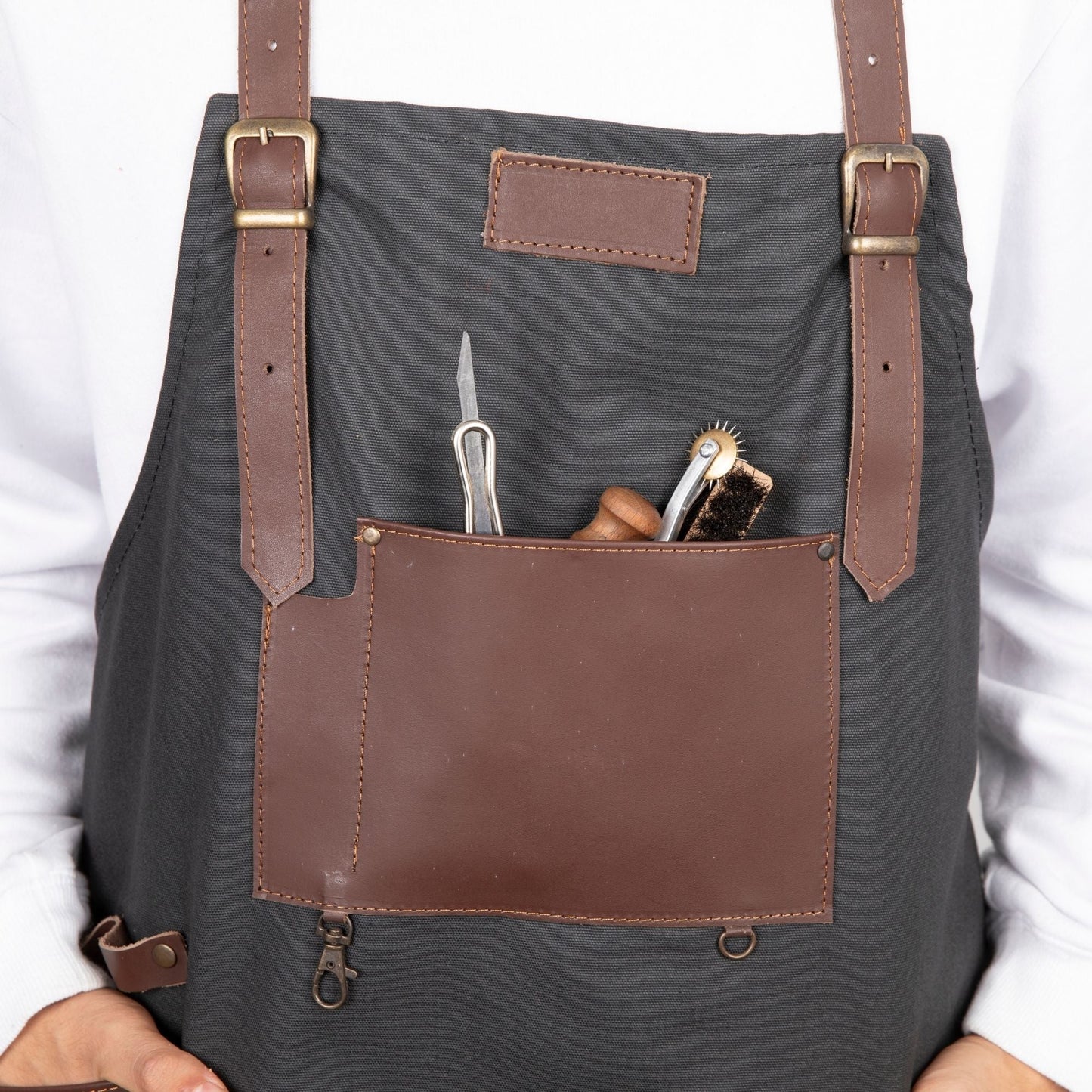 🧵 Saddle Strings Handmade Leather Work Apron