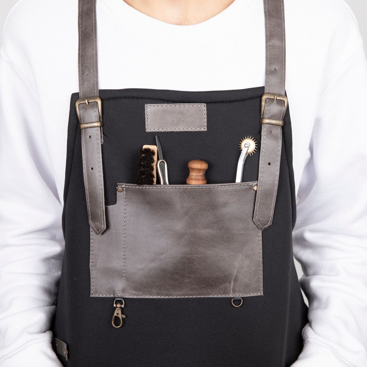 🧵 Saddle Strings Handmade Leather Work Apron