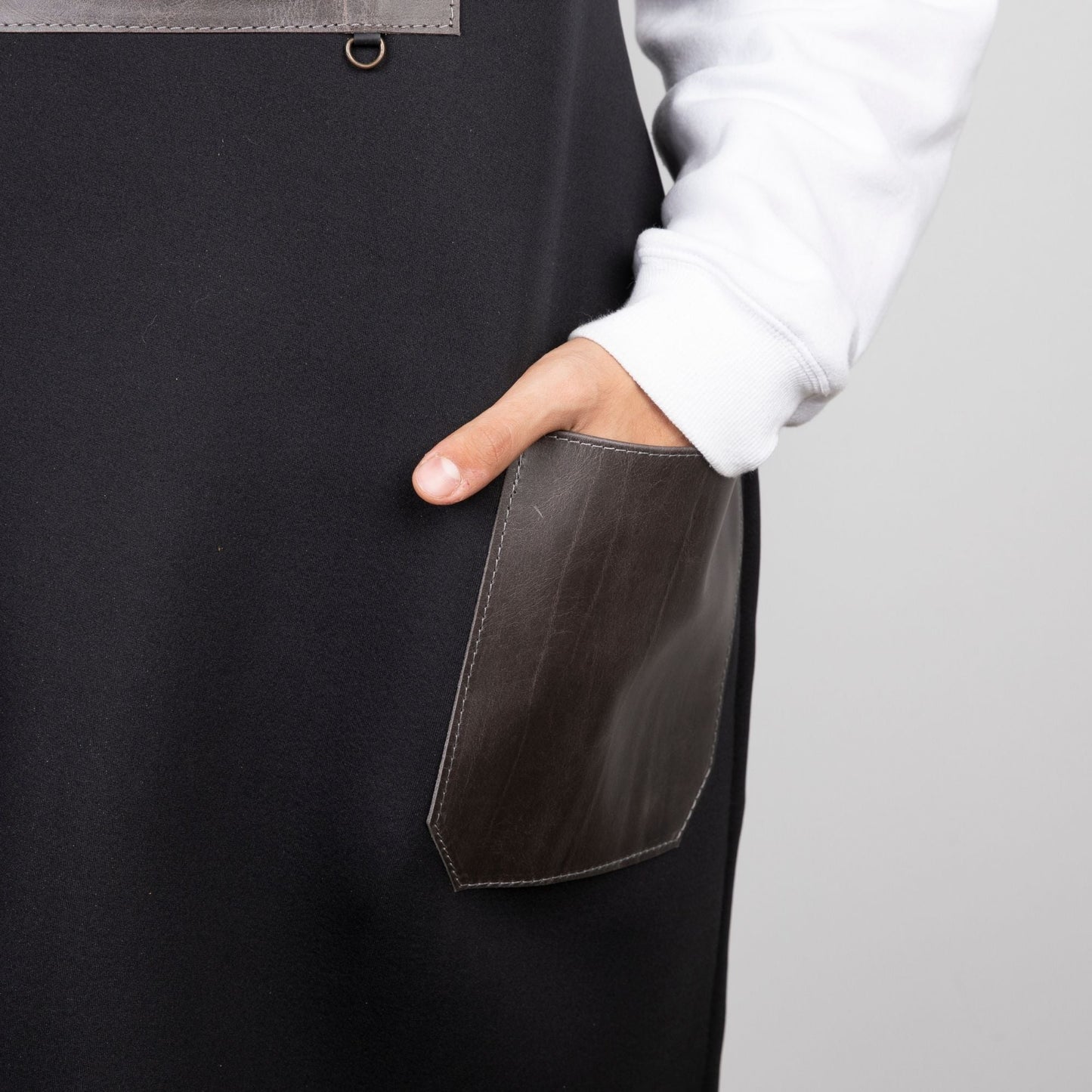 🧵 Saddle Strings Handmade Leather Work Apron