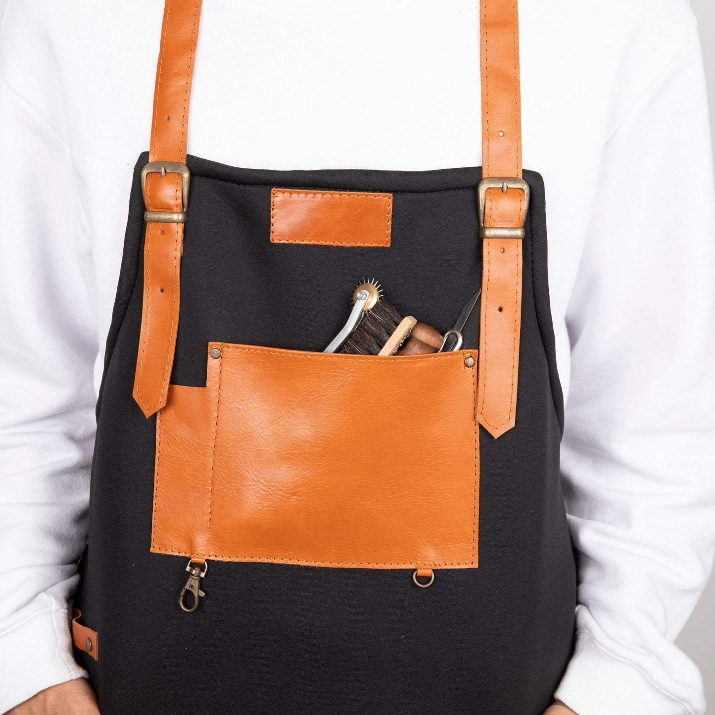 🧵 Saddle Strings Handmade Leather Work Apron